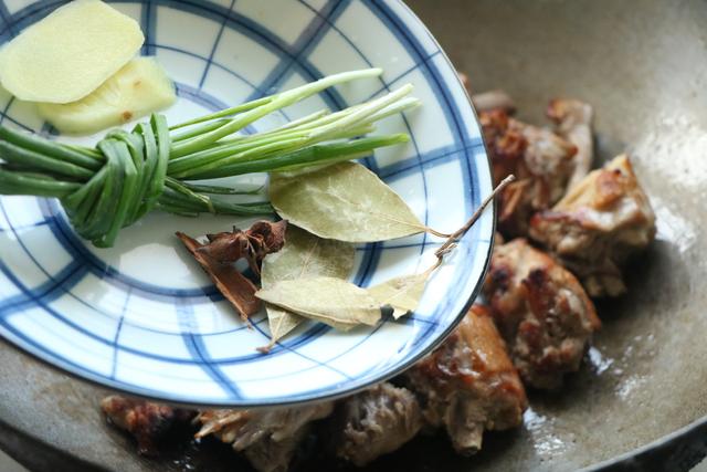 夏天，豬肉牛肉都不如它，便宜又好吃，簡單燉一鍋，花不了幾個錢