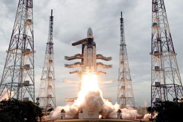 印度在停止计划的爆炸后一周内成功启动了第二次月球任务