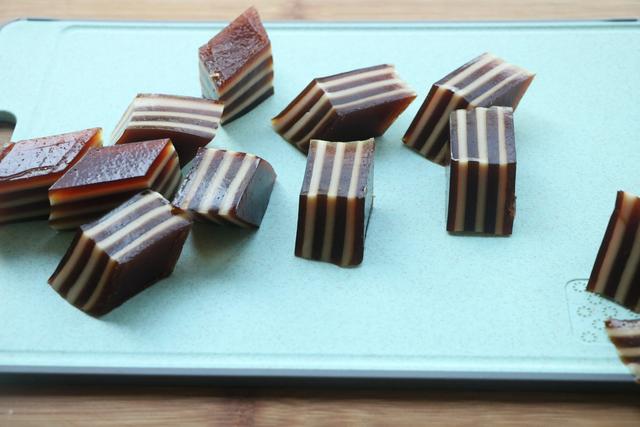 伏天最受欢迎的甜品，好吃更好做，口感冰冰凉凉，Q弹有嚼劲