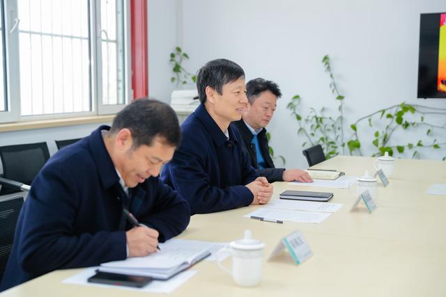 济南新材料产业园区管委会主任陈西武到配套服务企业单位调研