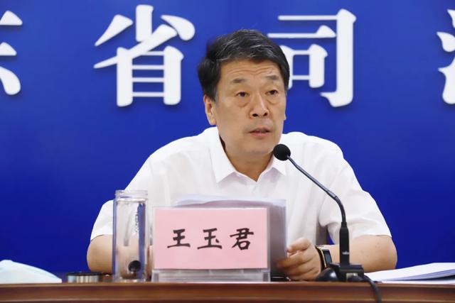 王玉君强调:坚持“七个聚焦”“八个狠抓” 坚决打好重点工作攻坚战