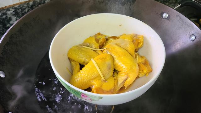 爱吃鸡翅试试这个做法，家人吃了都说好，简单美味又好吃