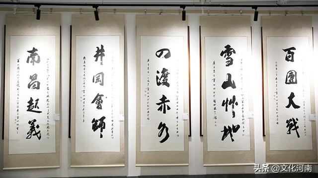 献礼建军93周年 童式书法展在郑举行