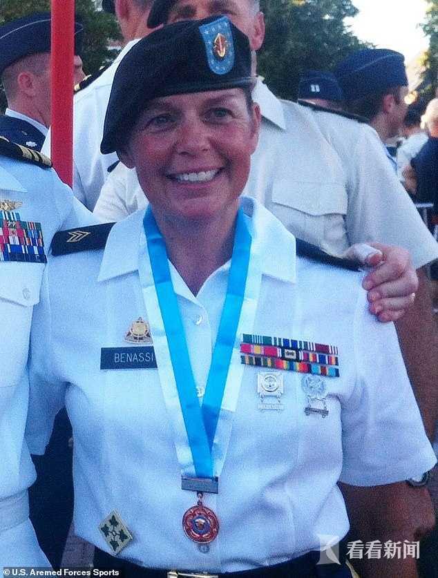 美国女军人卷入阴谋论中心 被指全球"零号病人"