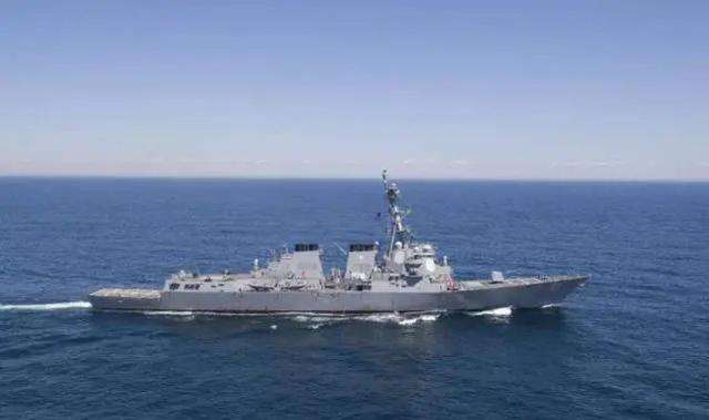 美英军舰大搞自由航行，在俄近海四处游弋，克宫：敢闯就敢打