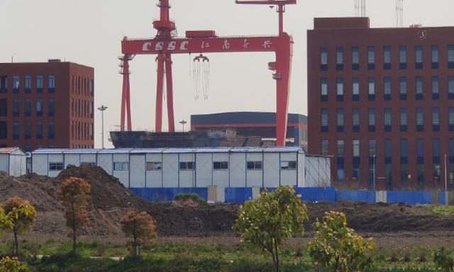 003航母近况如何？其舰载机和教练机将会“花落