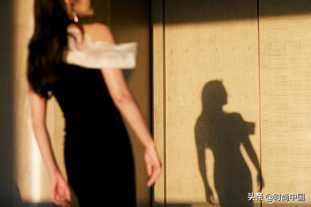 学拍毕业照｜跟李沁、张雨绮、赵露思摆“pose”，用新姿势解锁青春纪念册