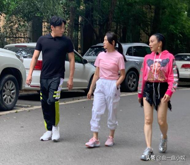 伊能静为重新出道，参加女团选秀综艺，却高呼没隐私