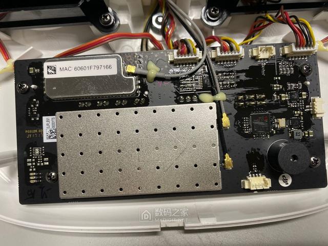 大疆精灵3SE无人机拆解，WIFI图传最高升限4km，内