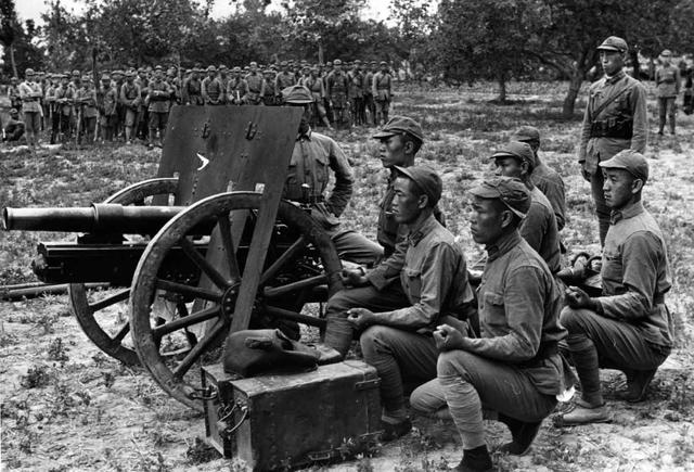 敌后游击队（少见的抗战图集）