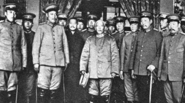 ​军阀混战多奇葩？万人对战仅死1路人，冲锋获