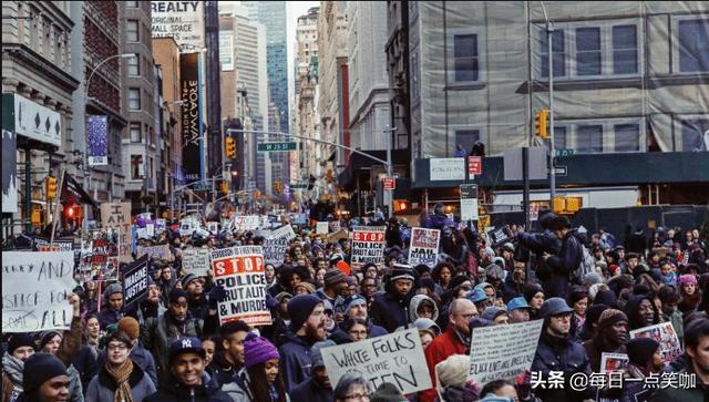 加州“内战”爆发！警方束手无策，示威者：“