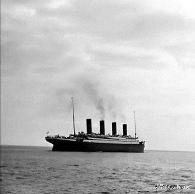 老照片：泰坦尼克号上人们生活旧影，豪华座与下等座差距大