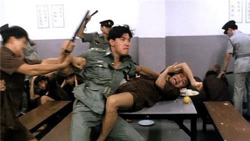 战俘营太过舒适，1000多日本兵手持水果刀越狱，