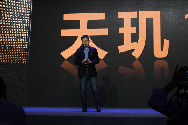 搭载天玑1000+的它，能否后来者居上，引发消费者热议