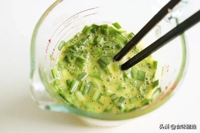 做毛巾鸡蛋卷，可不是直接煎那么简单，教你正确做法，层层薄如纸