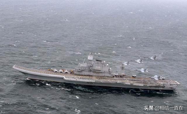 为什么印度“维克拉玛蒂亚”号航母的舰岛设置在舰体中间？