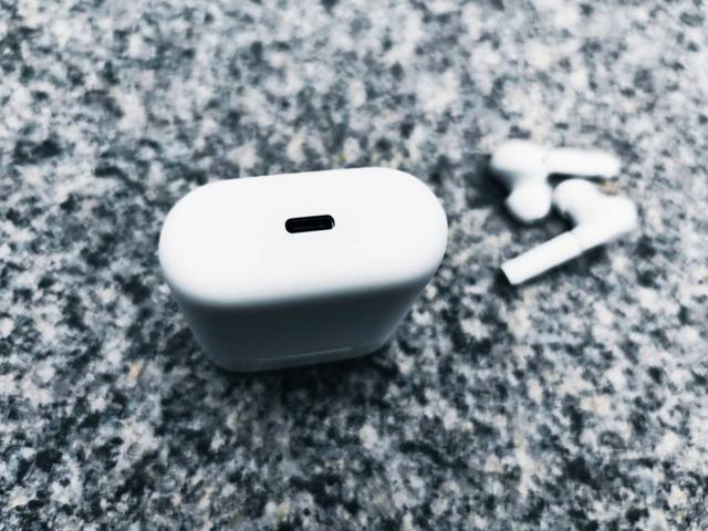 开盖弹窗，流线美学，有颜又有料的Haylou T19