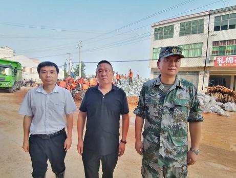 湖北武穴：吴愿明对裴庆元第一时间慰问抗洪抢险官兵表感谢