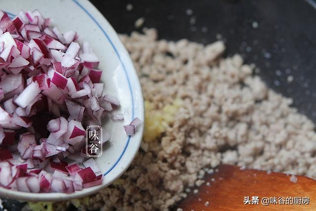想吃炸酱面不用买，做法步骤教给你，酱香浓郁真解馋，天天吃不腻