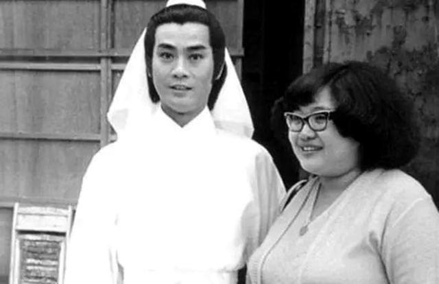 1979年，赵雅芝被查出怀孕，几天后沈殿霞冲进剧