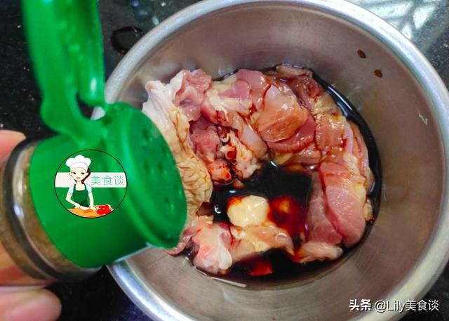 不管多热，这菜都是儿子的最爱，越热吃越香，做一盘，埋怨不够吃