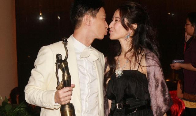 1995年，张家辉去见了关咏荷父母，几天之后却对