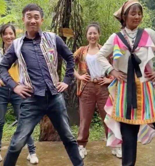 从春晚红人到过气笑柄，他为所有面临选择的成年人上了一课