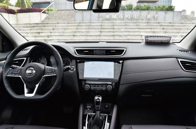 日产高颜值“省油王”，比哈弗H6帅气，配2.0L自吸+CVT，油耗6L