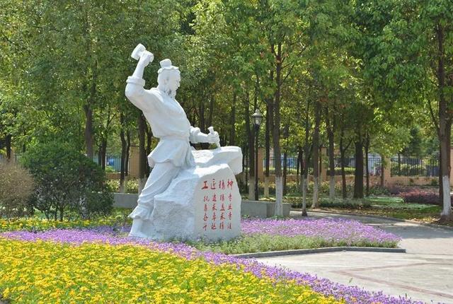 绵阳这所民办大学拥有众多国省市级荣誉，学费普遍低于同类院校