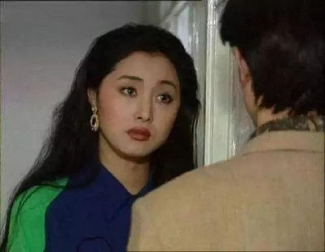 刘蓓混乱情史：遭5婚丈夫抛弃，三婚再嫁前夫，