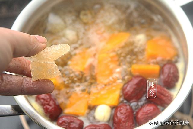 天越热这糖水越要多喝，清甜又滋润，做法简单省事，轻松度夏