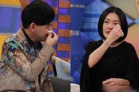 碰见“前任”：林心如坦然，胡歌偷看，唯独她