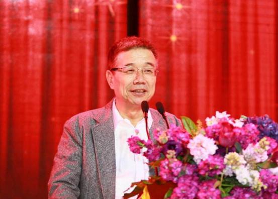 从技术员到医药界“巴菲特”，靠一个秘方创业，如今身家295亿