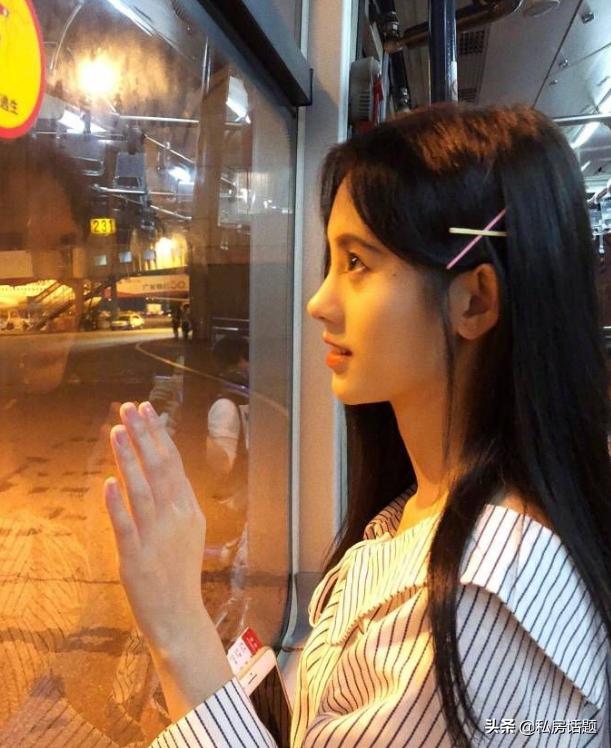 杨超越和鞠婧祎，一个初恋脸，一个高冷脸，你喜欢哪一个