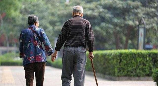 一生无子是啥感受？国内首批“丁克”已进入老