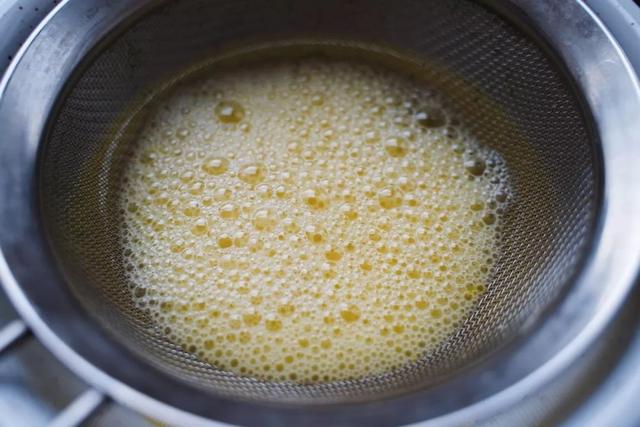 鸡蛋羹怎么做又嫩又滑？虾仁豆腐鸡蛋羹，口感顺滑，加倍营养！