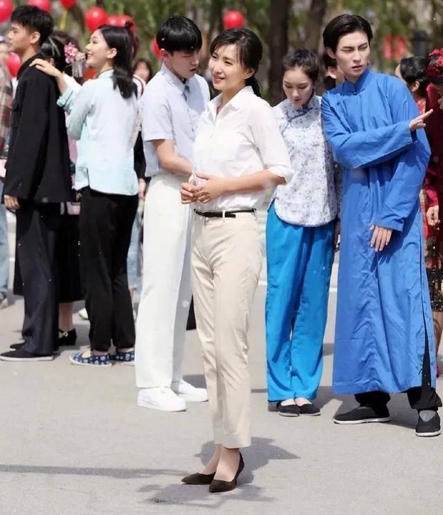 当年大火的万人迷陈好，为爱隐退娱乐圈，如今