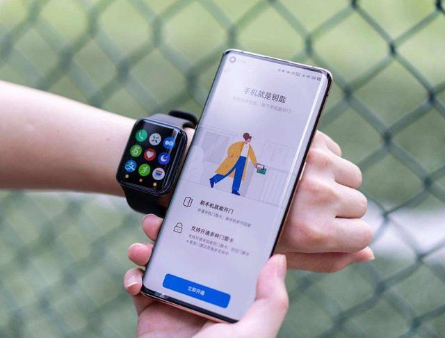 如何用系统升级提升智能手表体验？苹果与OPPO做