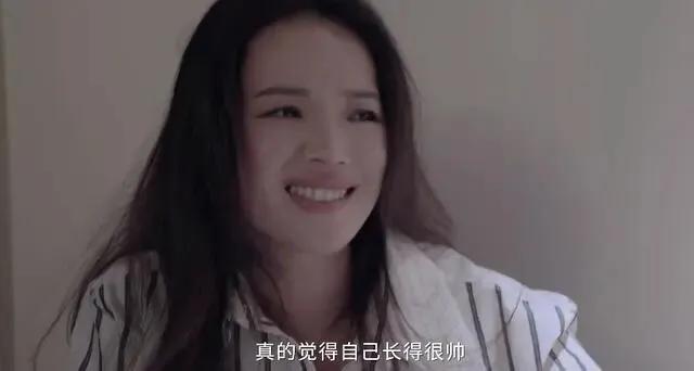 舒淇冯德伦久违秀恩爱，两人贴头同框超甜蜜，和林熙蕾夫妇聚会