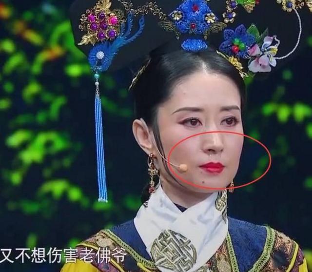 舞台上流鼻涕！看看刘敏涛是怎么处理的！网友：真正的演员！佩服