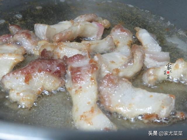 广东人教您鱼肉最好吃的做法，无需加水，鱼肉鲜美嫩滑，太香了