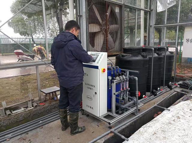 智能温室种植新装备新型水肥一体机性能及使用简介