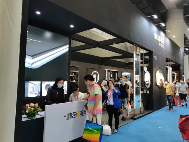 2020中國建博會（廣州）12.1衛(wèi)浴品牌館如約啟動，現(xiàn)場人流如織