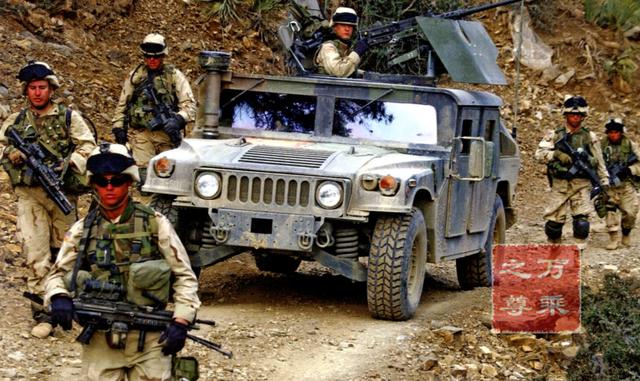 当代具有影响力的军事战术车辆，悍马越野车的