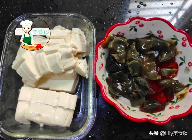 三伏天，豆腐跟它是绝配，拌一拌，鲜美到流口水，好吃停不下筷子