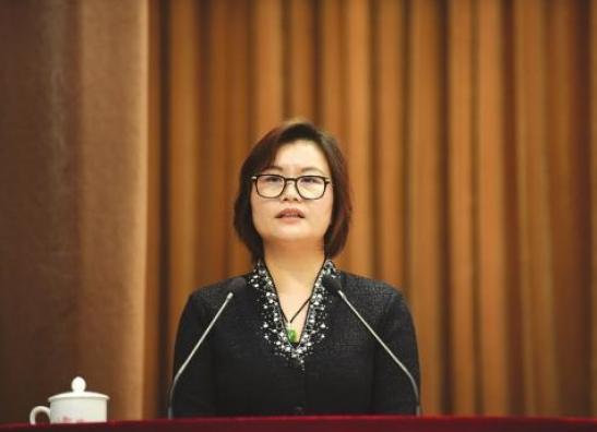 白手起家女首富：曾為打工妹，卻創(chuàng)造了玻璃制造帝國(guó)，身價(jià)700億