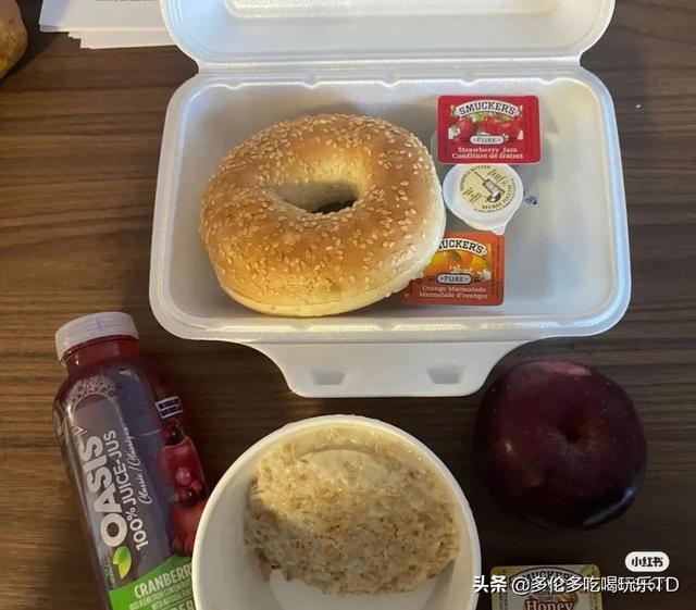 从国内回加拿大de隔离日记：隔离酒店每天吃的是这样的...