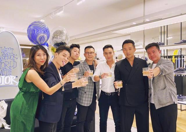 汪小菲过生日不见大S，阿娇前夫惊喜出现，紧贴