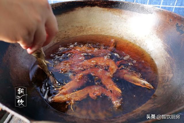 爱吃虾做不出好味道，按照这做法，让人胃口大开，连皮都吃掉